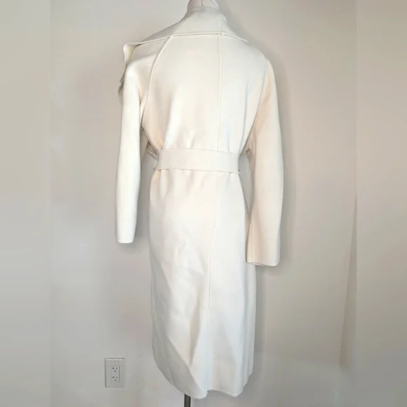 🎀 Winter Coat 🎀 white wrapped coat with belt - Picture 9 of 13